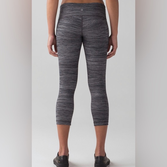 🩶Lululemon Wunder Under Crop Leggings Bit Point Ice Grey Black - Picture 2 of 7